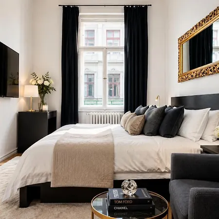 Wenceslas Diamond Apartment